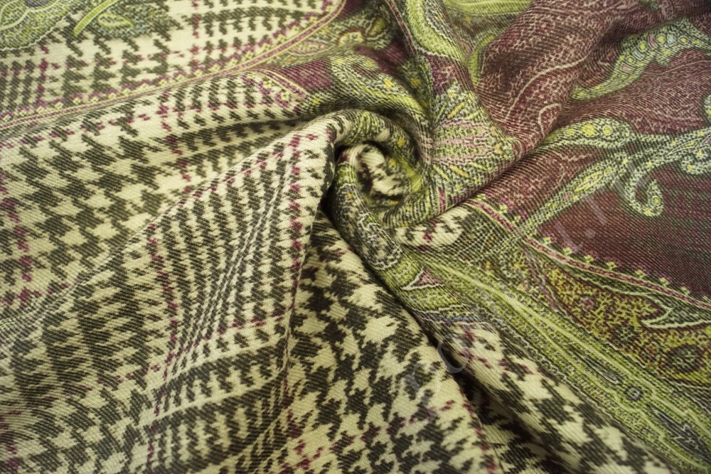 Ткань шерсть зеленого оттенка с орнаментом