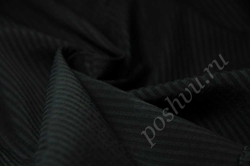 Костюмная ткань черного оттенка в рельефную темно-серую полоску