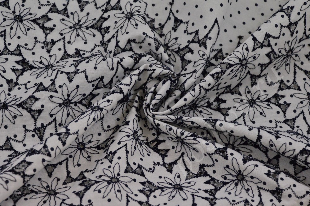 Красивая хлопковая ткань в чёрно-белой цветовой гамме с ручной вышивкой