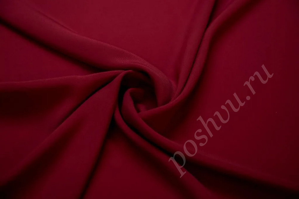 Блузочно-плательная ткань твил темно-красного цвета