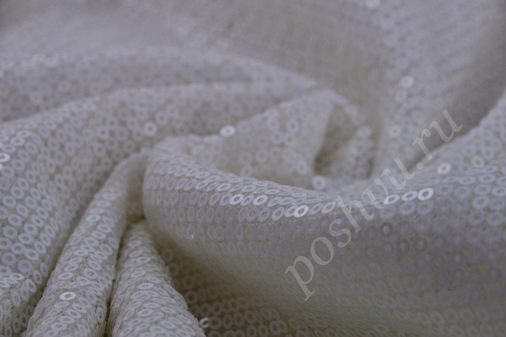 Ткань элегантная сетка белоснежного цвета с перламутровыми пайетками