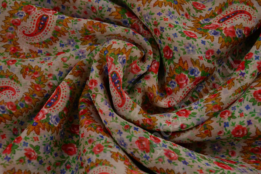 Стильная шелковая ткань с цветочным узором