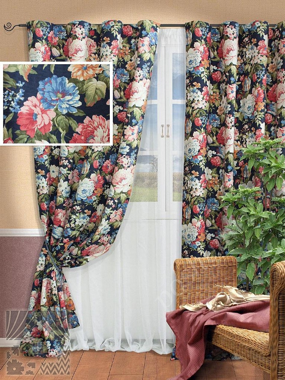 Яркий комплект готовых штор с разноцветным флористическим рисунком для гостиной или спальни
