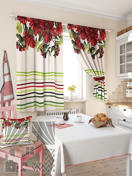 Яркий комплект готовых штор с разноцветным комбинированным рисунком для кухни