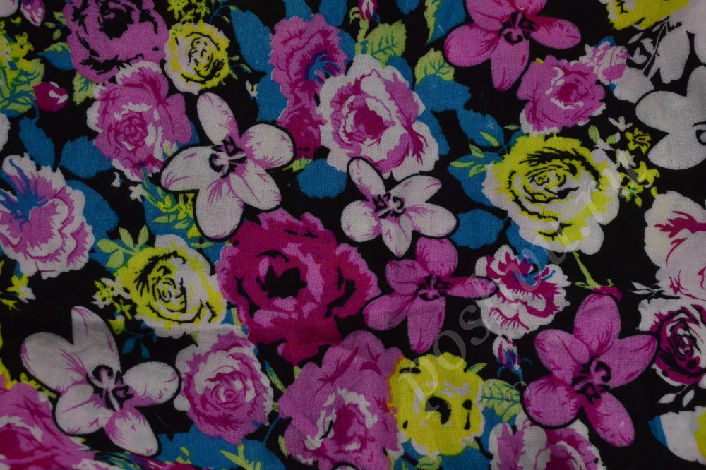 Стильная штапельная ткань с ярким цветочным принтом