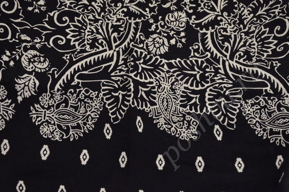 Превосходная штапельная ткань чёрного цвета с белым орнаментом