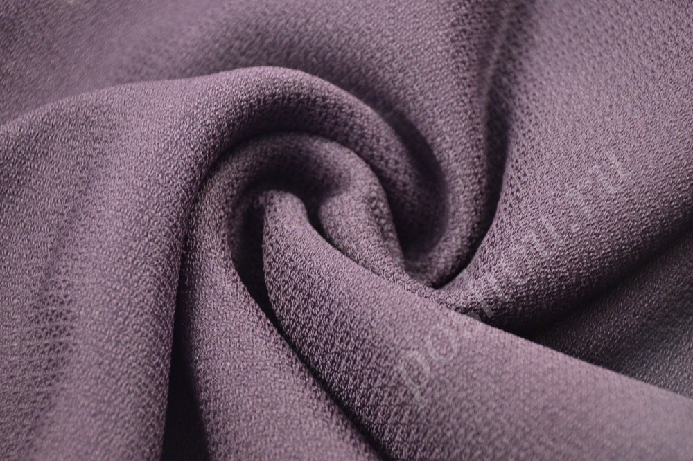Фиолетовая костюмная ткань амарантового оттенка