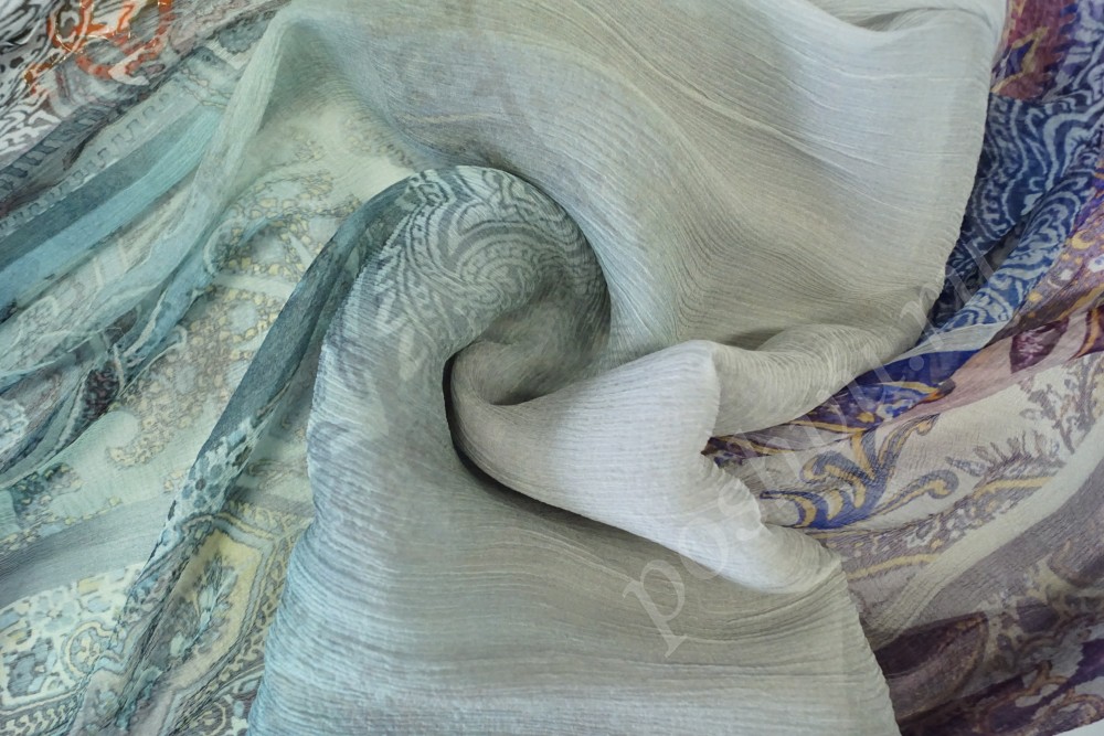 Шёлковая ткань с флористическим узором с эффектом лёгкой жатки