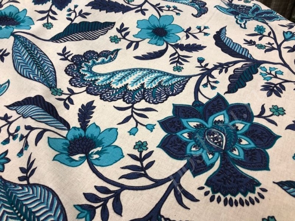Полульняная ткань с синим флористическим рисунком