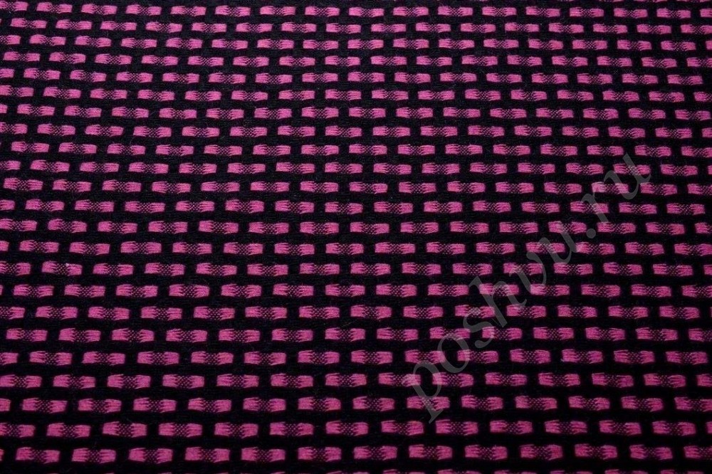 Костюмная шерстяная ткань в черно-розовую клетку