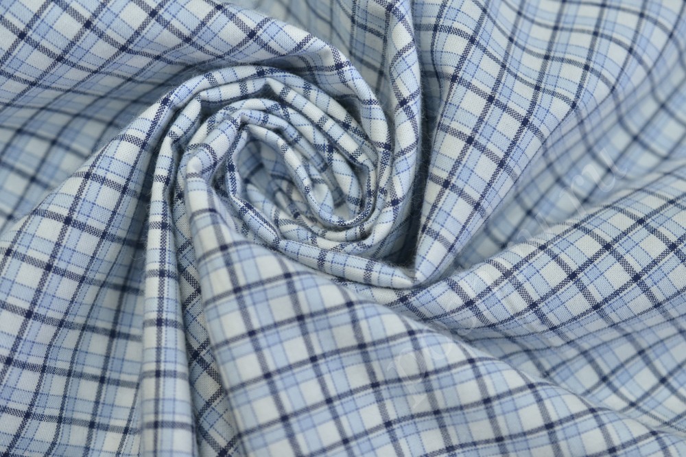 Ткань сорочечная пестротканная  белого оттенка в клетчатый синий рисунок