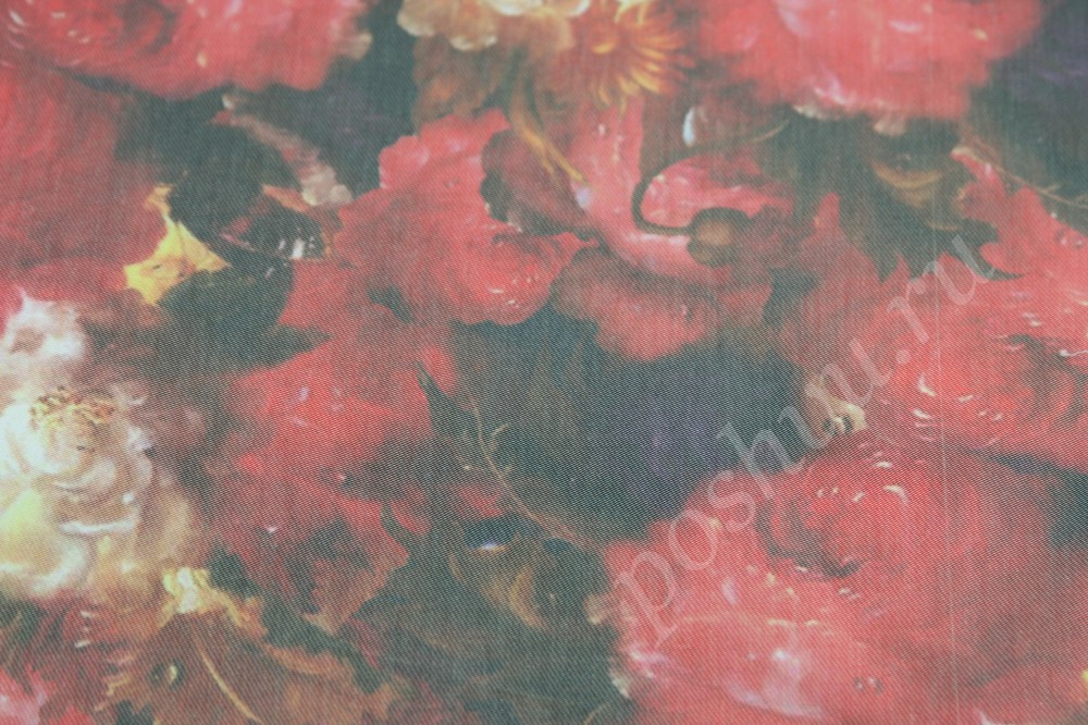 Ткань хлопок с насыщенным цветочным узором красного цвета