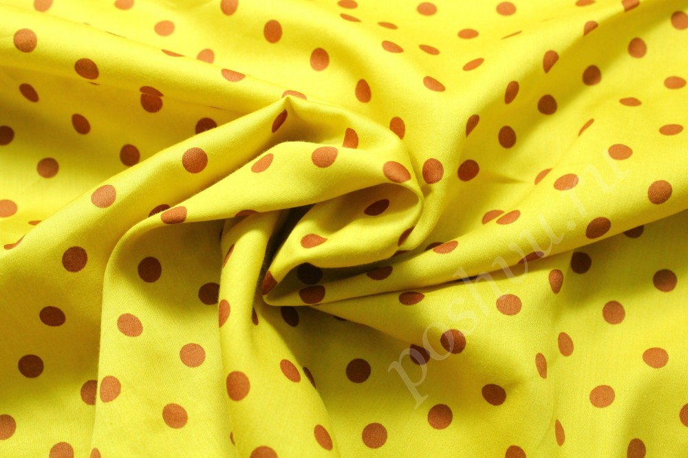 Ткань хлопок желтого оттенка в коричневый горох