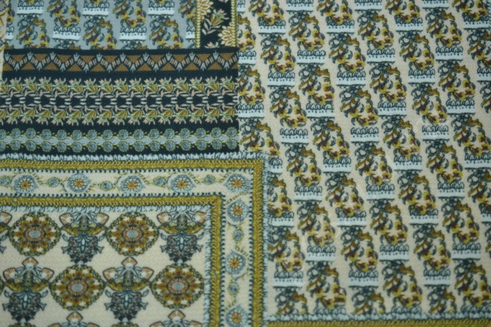 Ткань трикотаж Max Mara в флористический орнамент пастельных оттенков