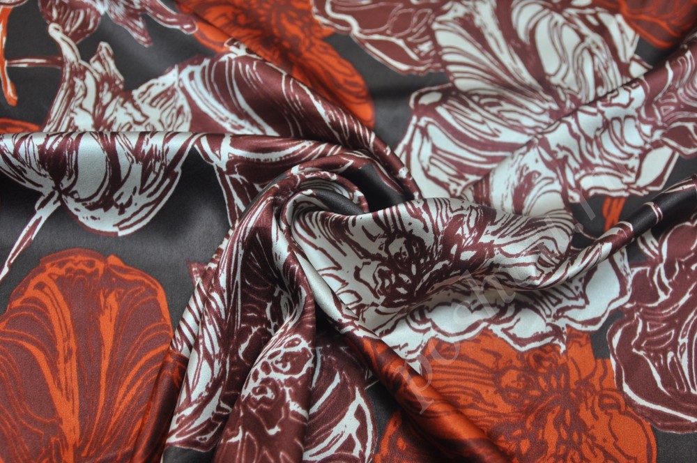 Принтованная шелковая ткань с крупными цветами
