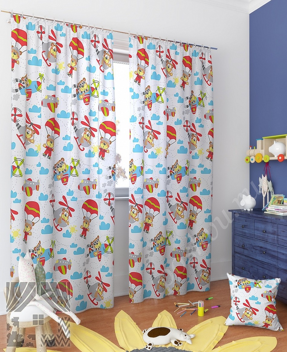 Комплект штор для детской комнаты с ярким веселым принтом