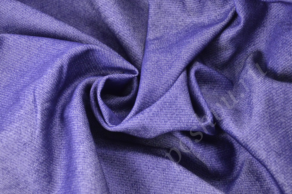 Джинсовая ткань приятного сине-фиолетового оттенка тропической ночи