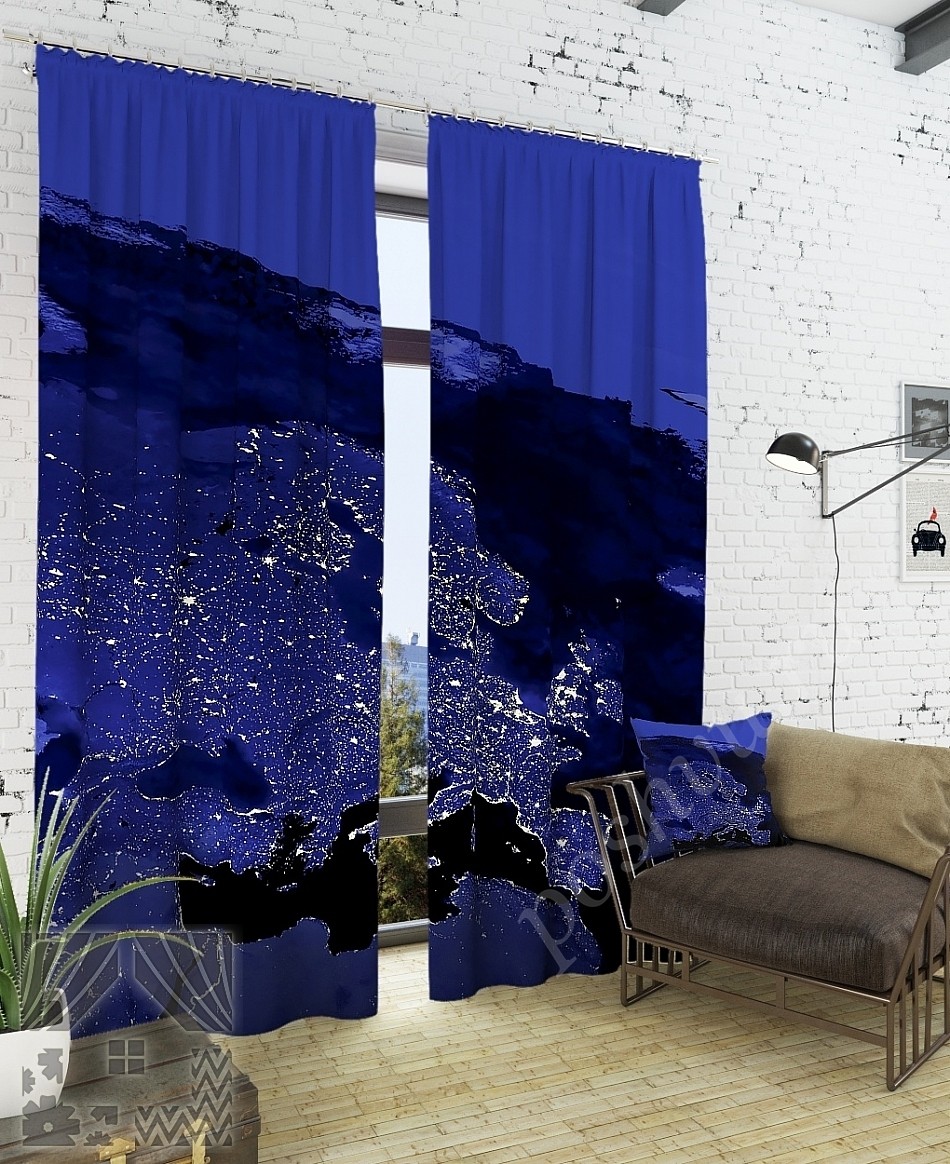 Интересный комплект готовых фото штор с изображением ночной Евразии для спальни
