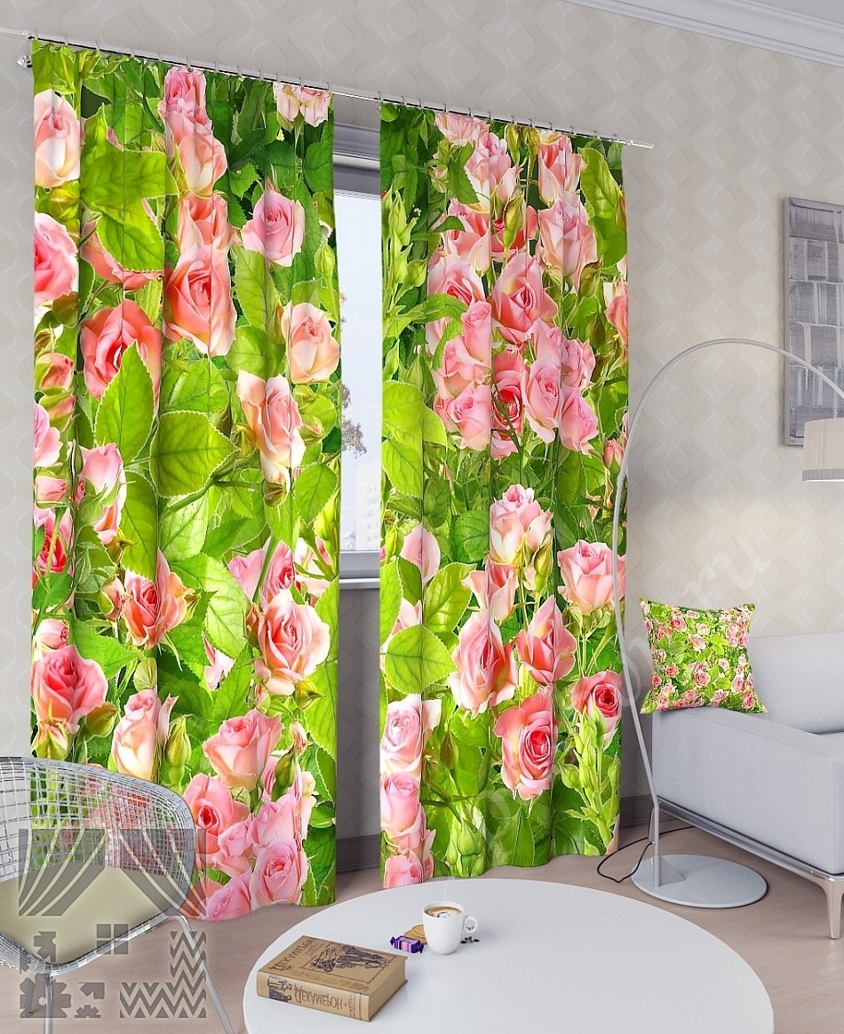 Яркий комплект готовых фото штор с изображением нежных роз для спальни