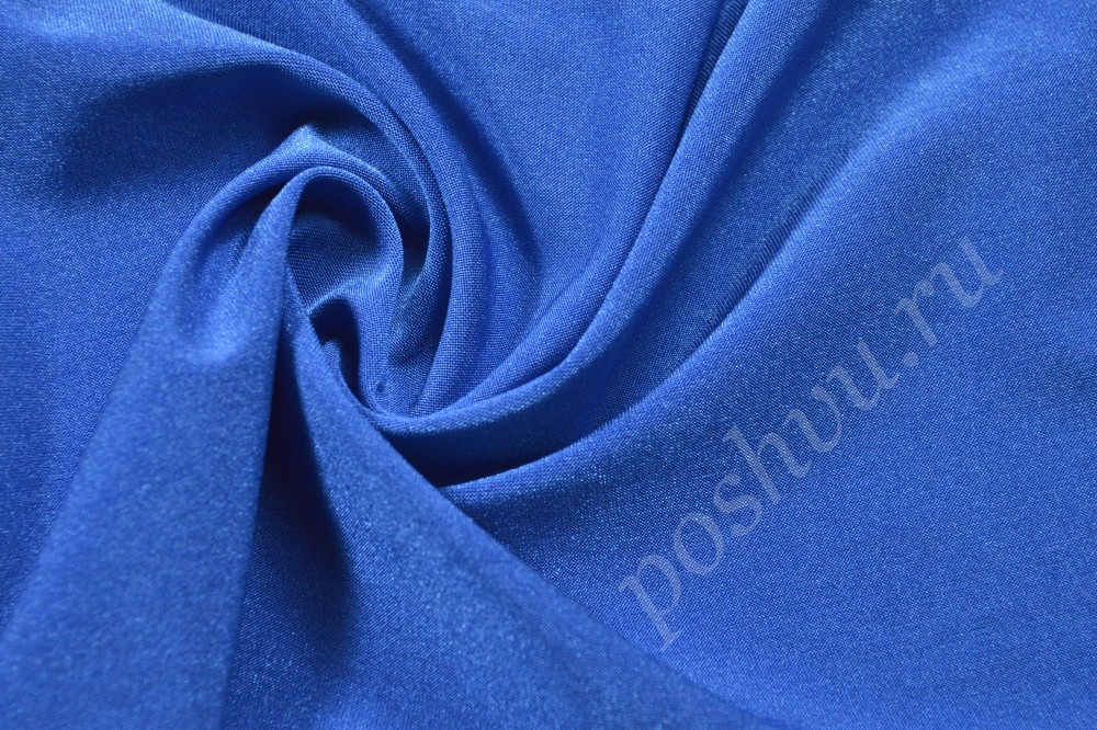 Трикотажная ткань насыщенного голубого цвета
