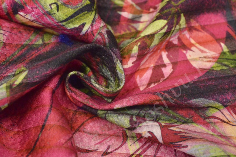 Ткань хлопок малинового оттенка с цветочным рисунком