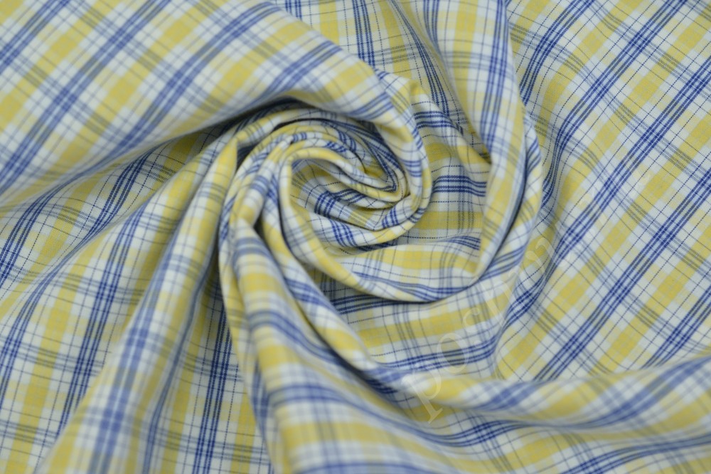 Сорочечная пестротканная ткань белого оттенка в нежную голубую и желтую полоску