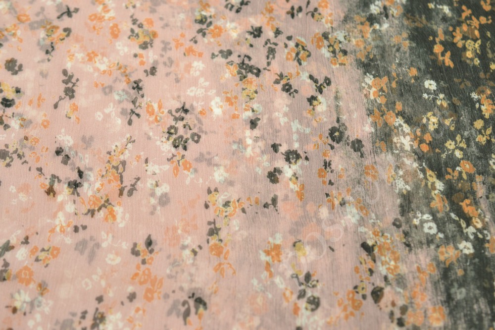 Костюмная ткань серого и розового оттенка в мелкие цветы