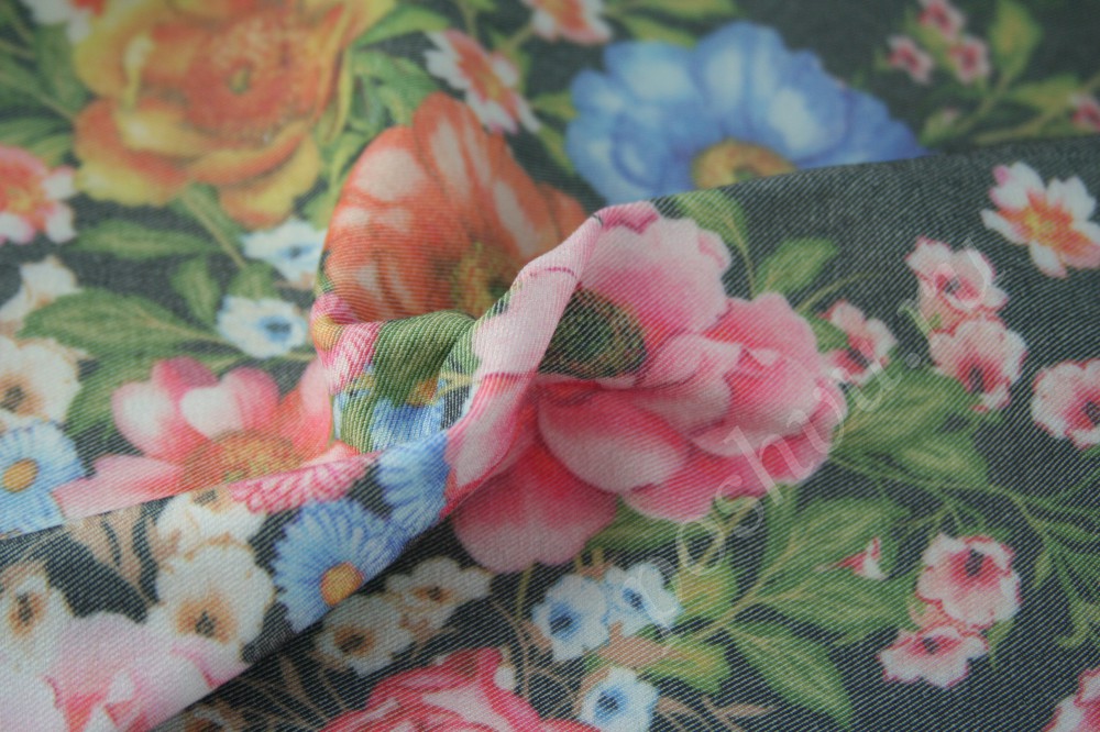 Плотная джинсовая ткань с цветочным принтом