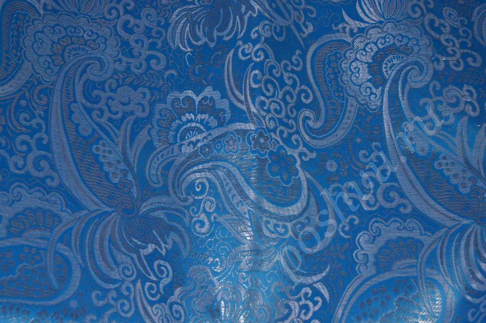 Ткань парча голубого цвета с серебристо-серой вышивкой