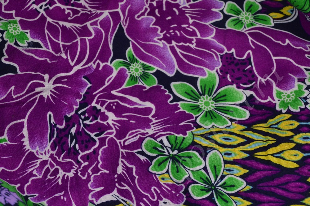 Ткань штапель в яркие и крупные пионы фиолетовго цвета