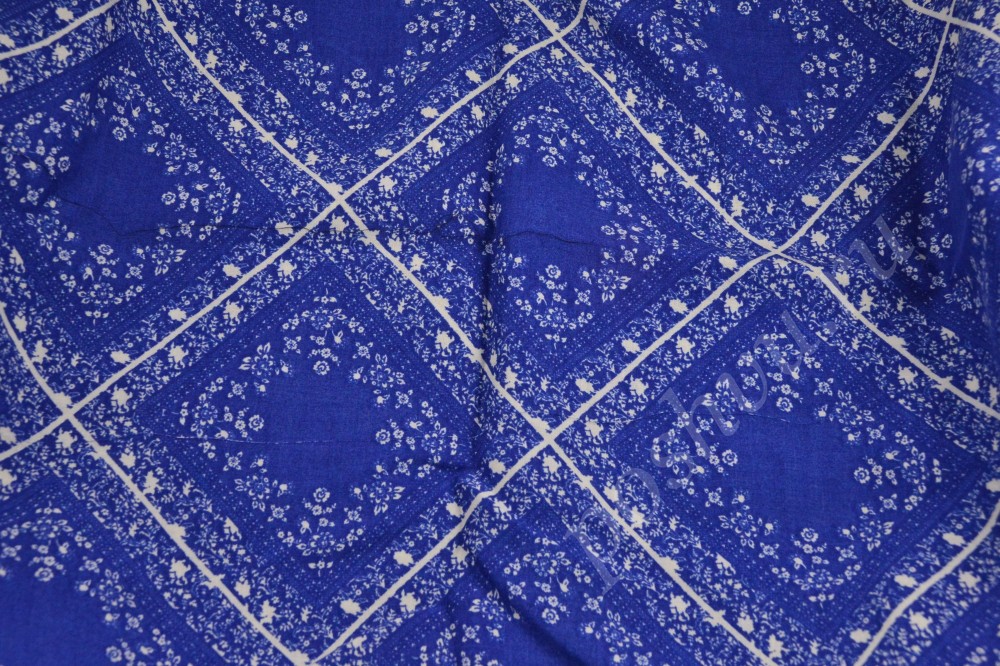 Ткань штапель синего цвета в белый геометрический узор