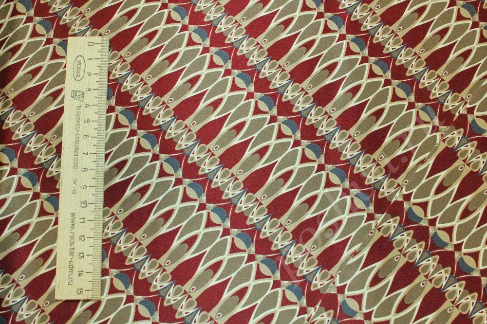 Шелковая ткань бордового цвета с орнаментом
