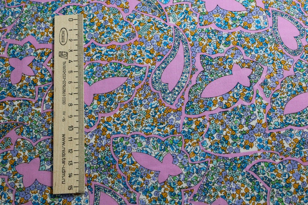 Сорочечная ткань фиолетового цвета в мелких цветочках