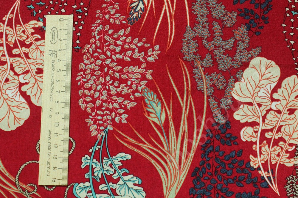 Ткань штапель бордового цвета с флористическим принтом