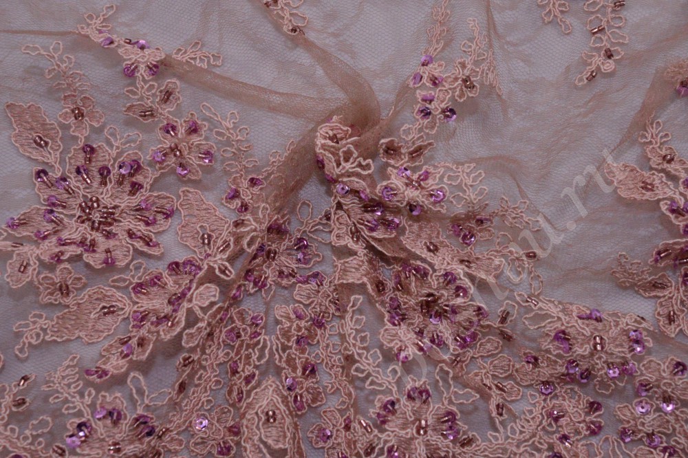 Оригинальная гипюровая ткань с цветочным принтом нежного розового оттенка