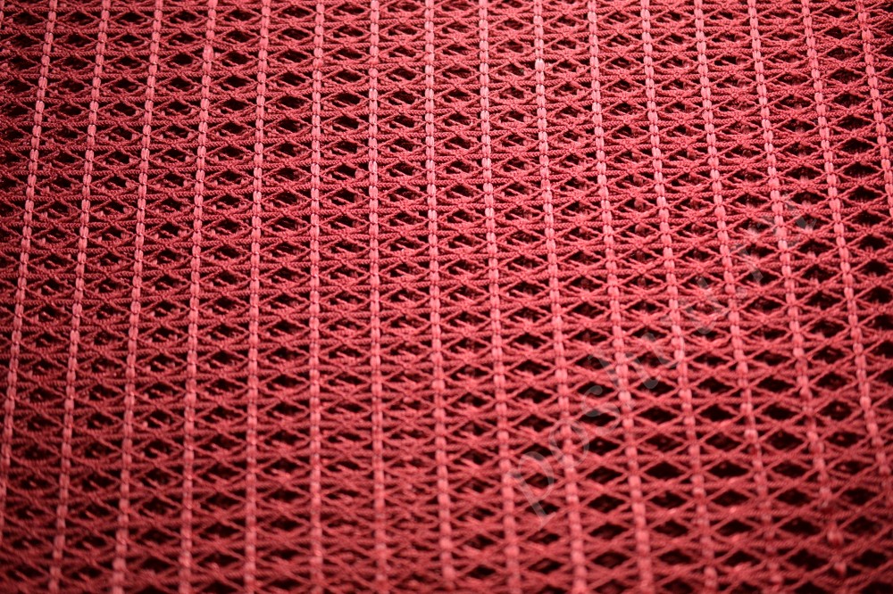 Ткань сетка бордового цвета в необычный узор