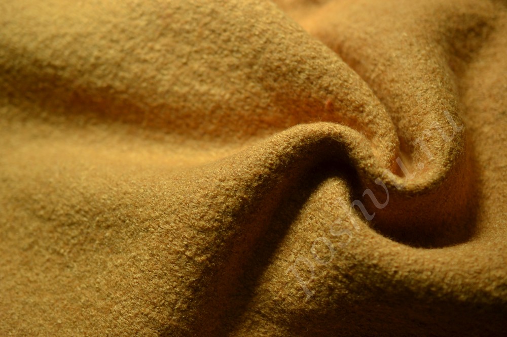 Пальтовая ткань оттенка горчицы