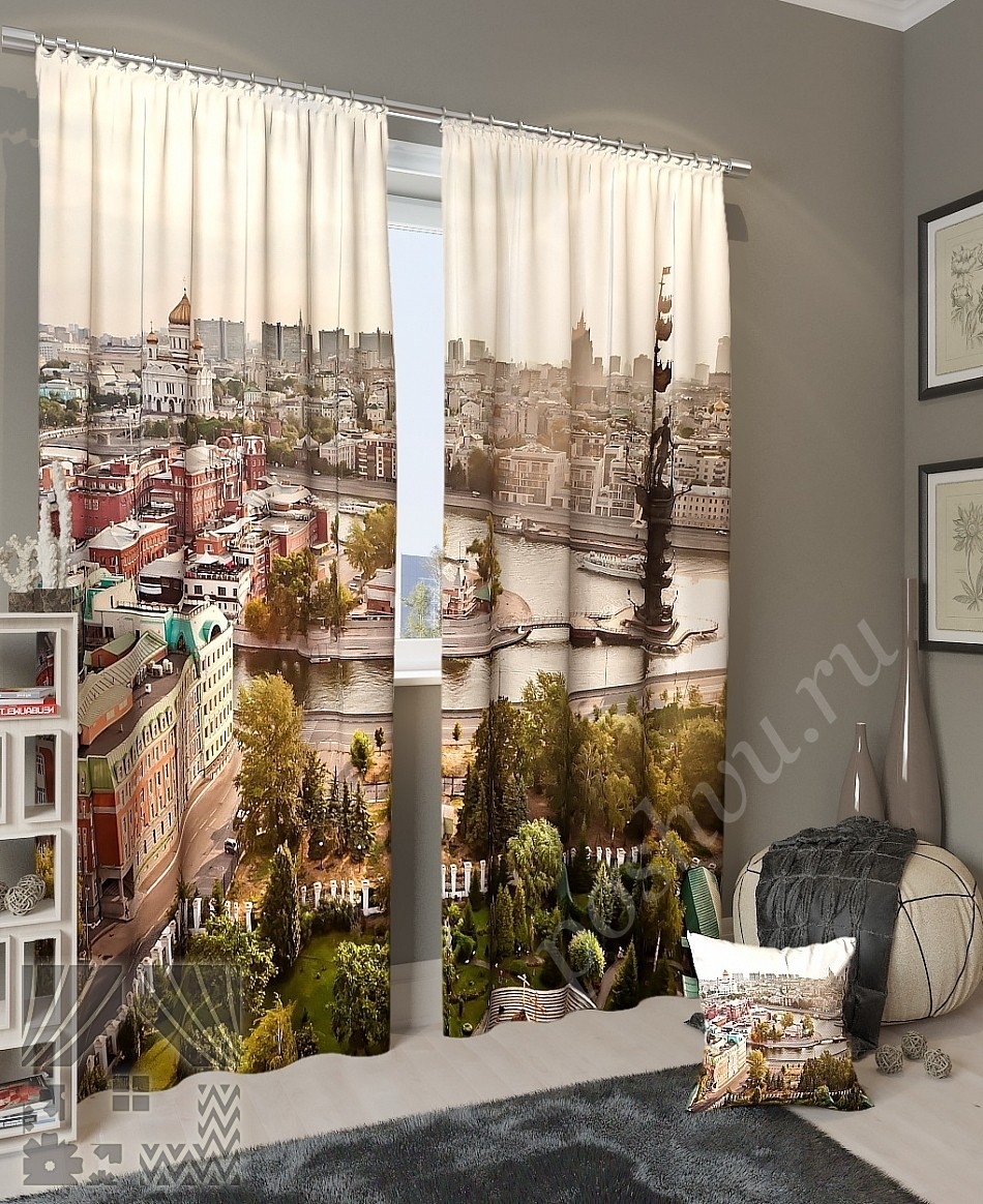 Комплект готовых фото штор с изображением исторического центра Москвы для гостиной