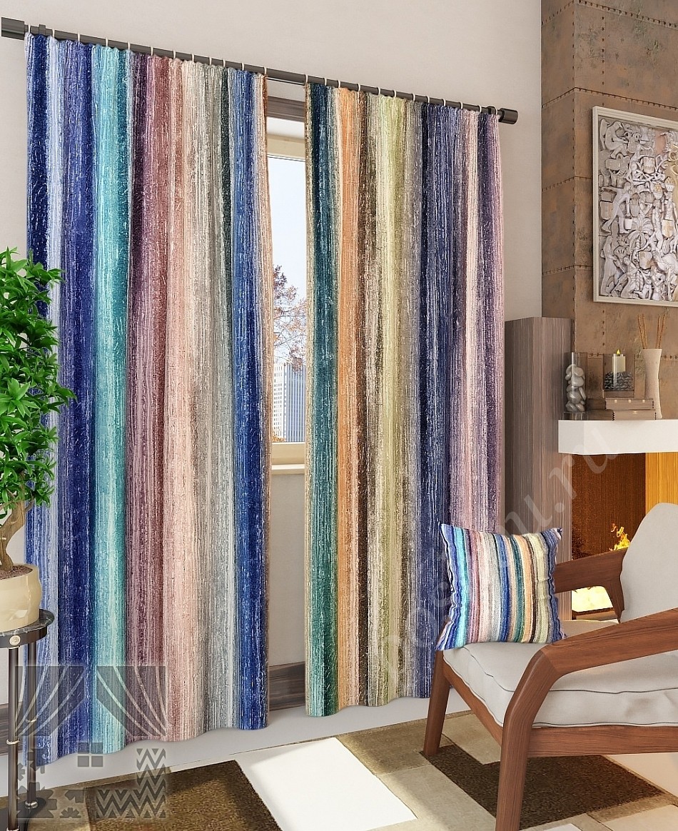 Комплект готовых фото штор с изображением разноцветных вертикальных полос на фактурной стене для гостиной или офиса