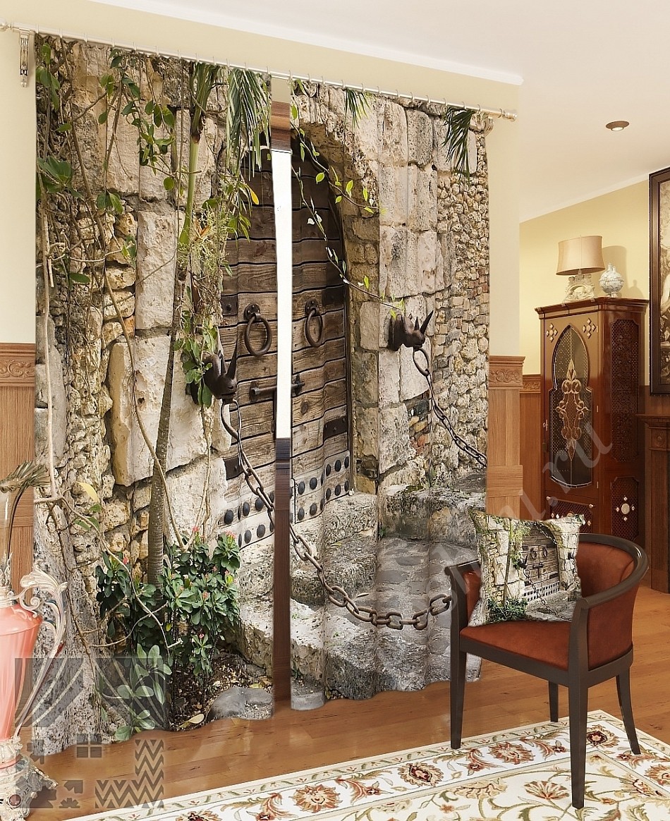 Лаконичный комплект готовых фото штор с изображением старинной двери для гостиной