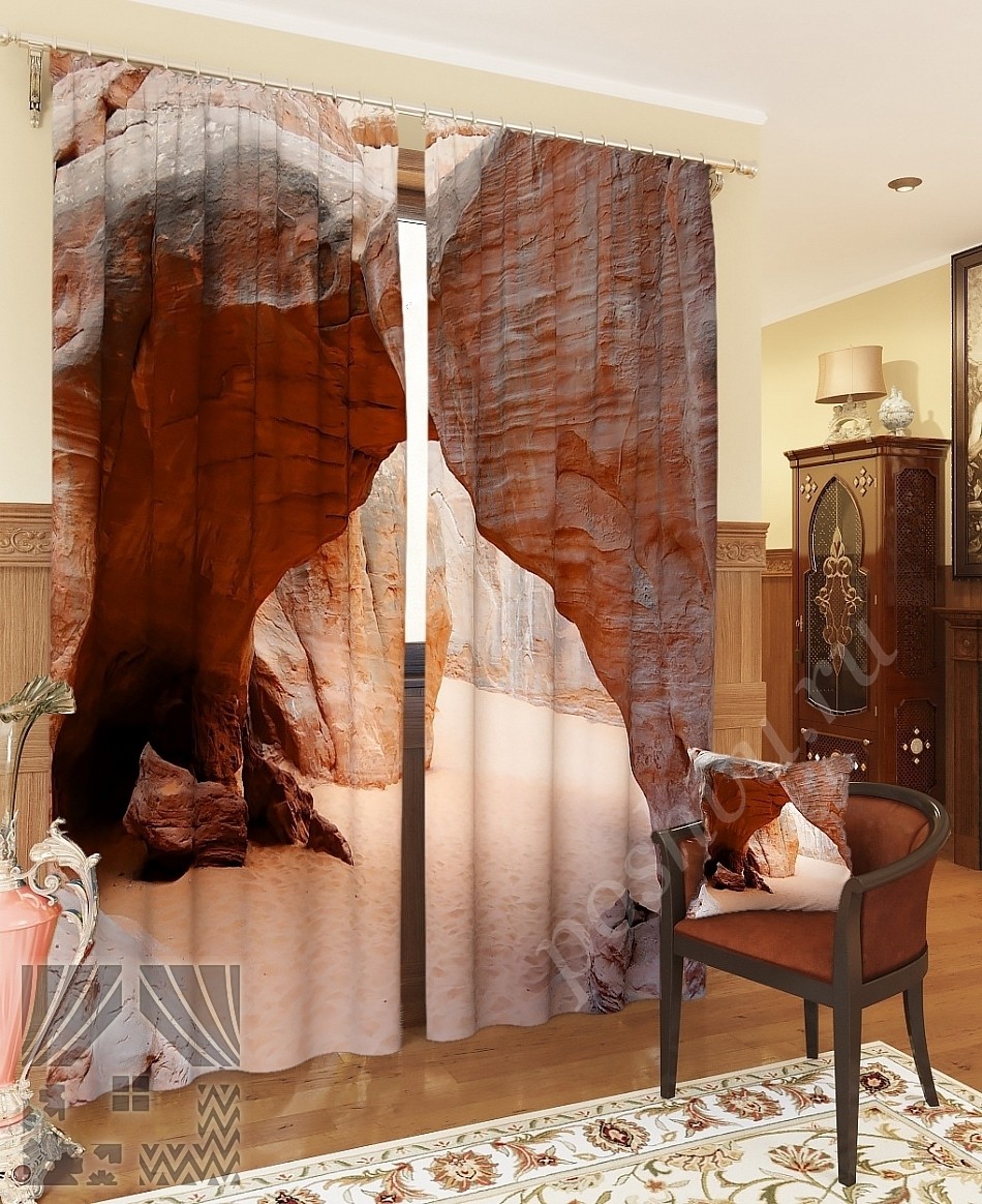 Сдержанный комплект готовых фото штор с изображением скал для гостиной
