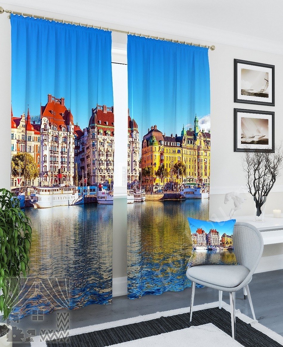 Яркий комплект готовых фото штор с изображением набережной для гостиной