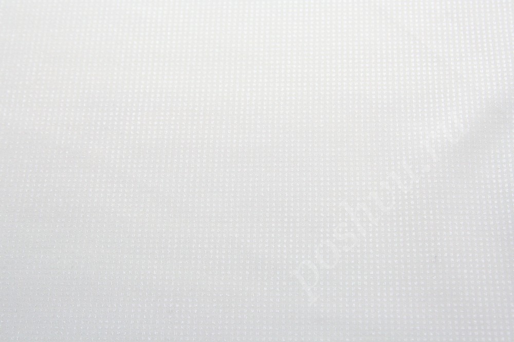 Ткань трикотаж белого цвета в мелкую текстурную клетку