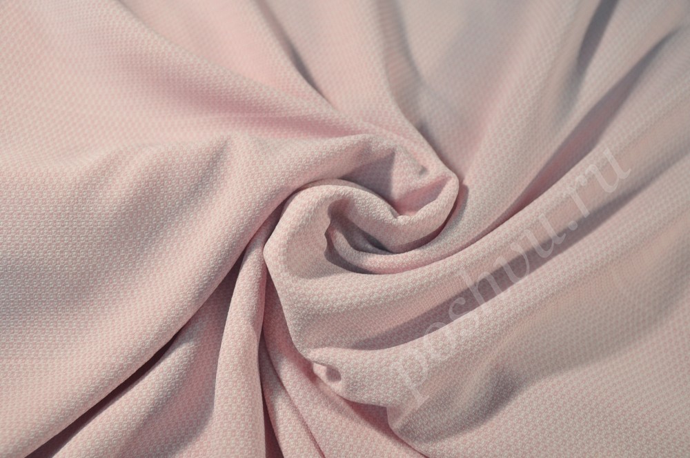Костюмная креповая ткань розового цвета