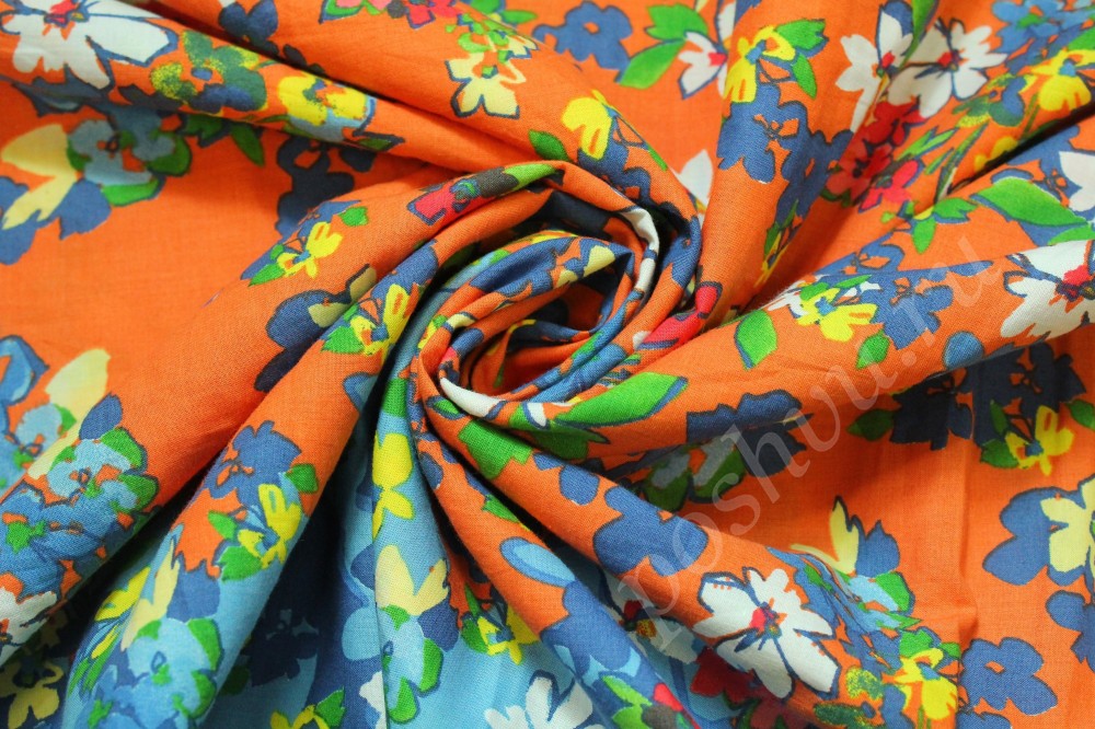 Хлопковая ткань оранжево-голубого цвета в цветочный принт