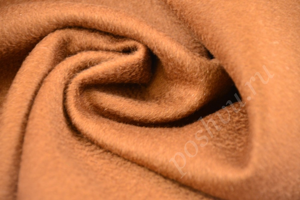 Роскошная пальтовая ткань золотистого оттенка