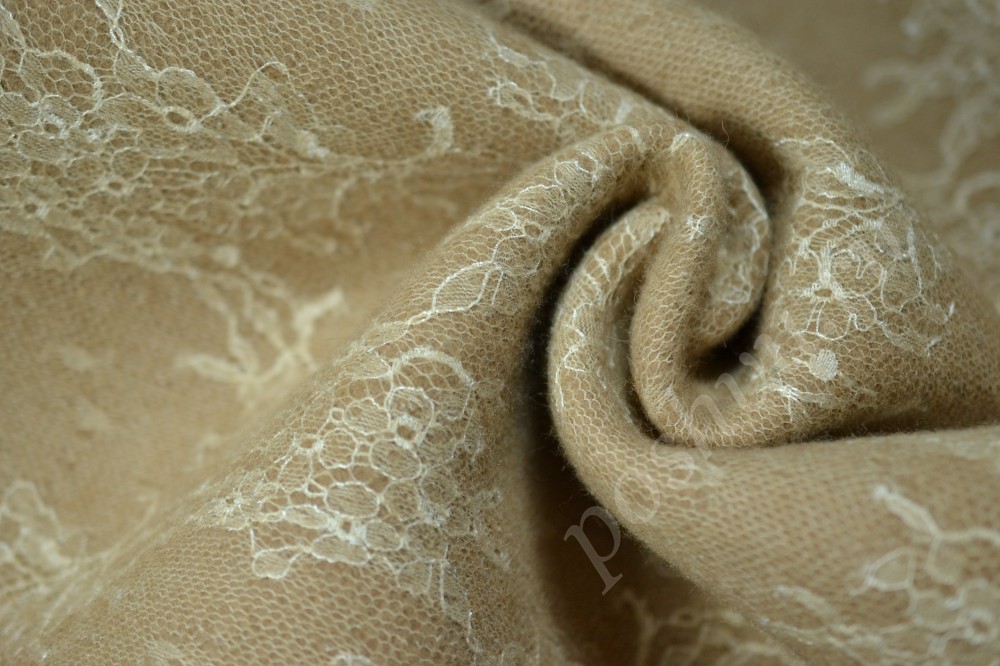 Ткань пальтовая Max Mara бежевого оттенка с белым узором