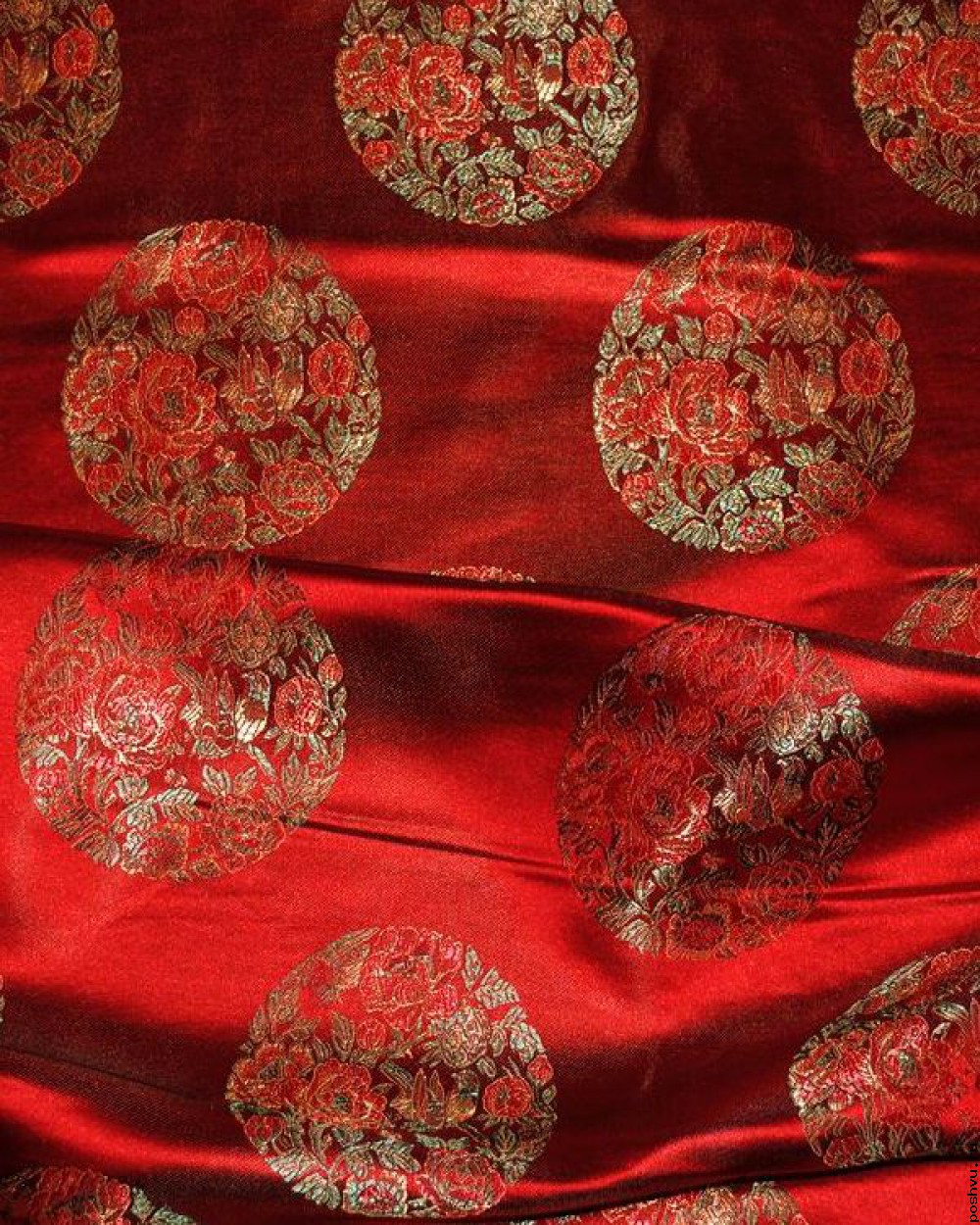 Ткань китайский шелк красный Медальон Роза