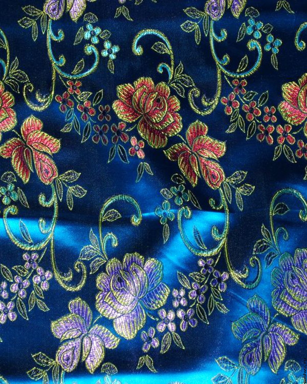 Ткань китайский шелк синий с шитьем Розовая лоза