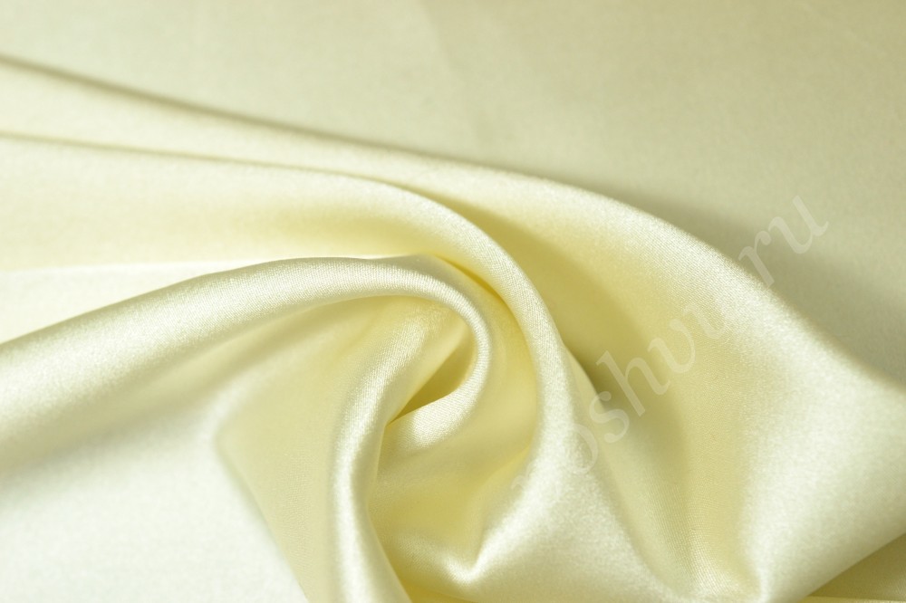 Ткань шелк нежного белого оттенка с натуральным блеском